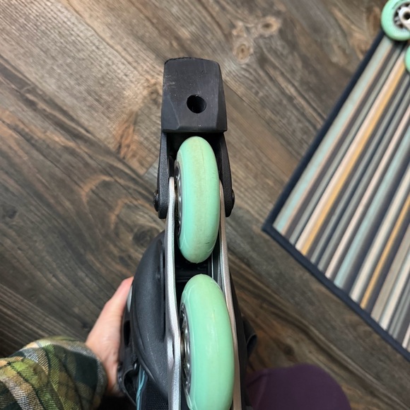 K2 Alexis 84 Pro Women's Inline Skates - Black and Mint - Picture 8 of 10
